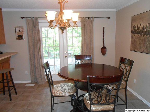 5th image of 16 Evelyn Dr