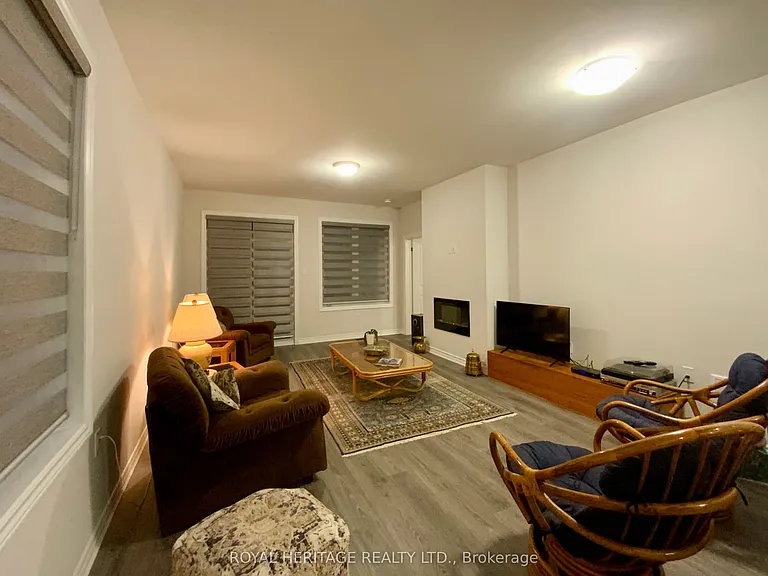 17 Lakewood Cres #17 — Photo 5