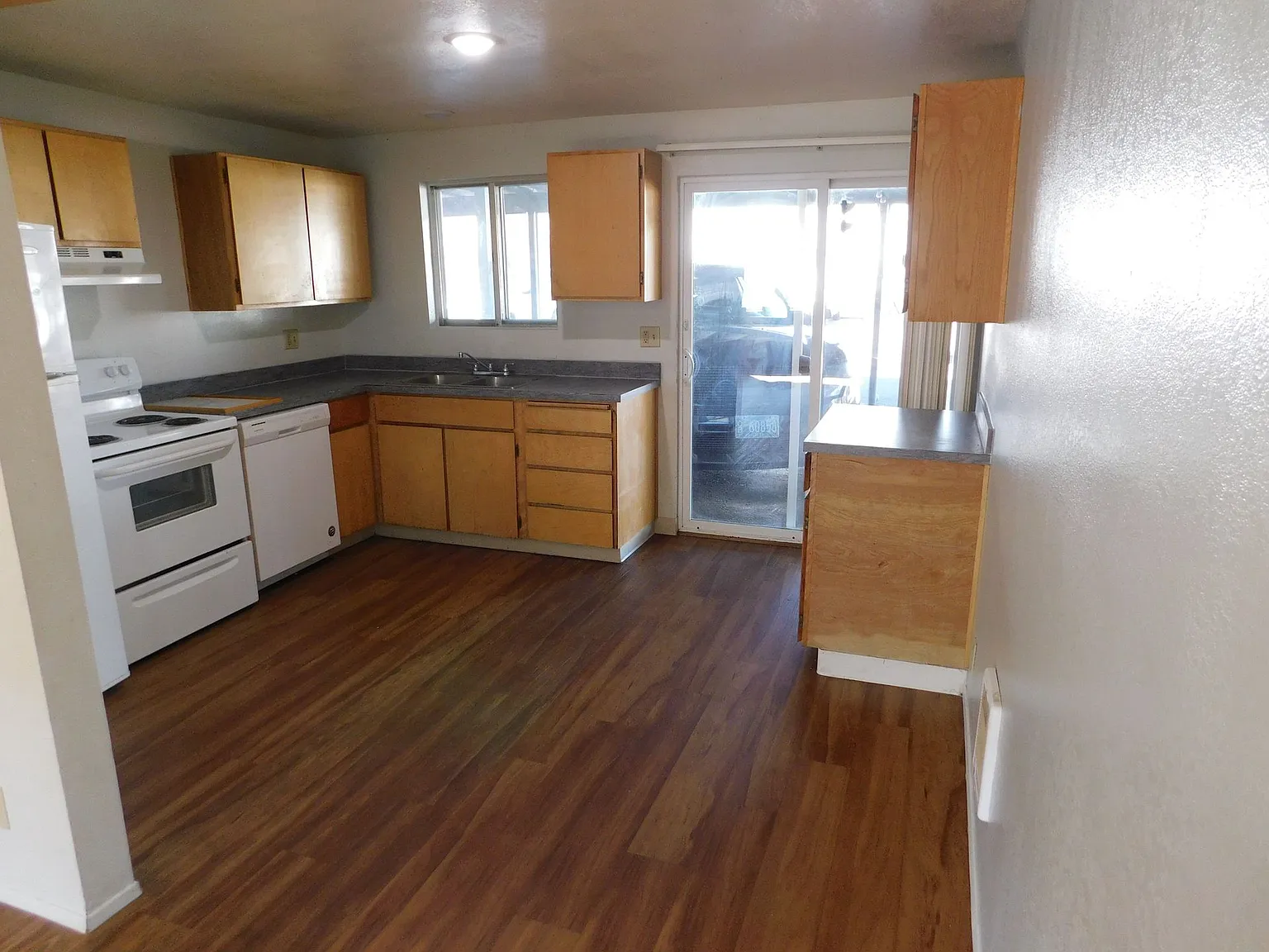 The Royals Apartments — Photo 2