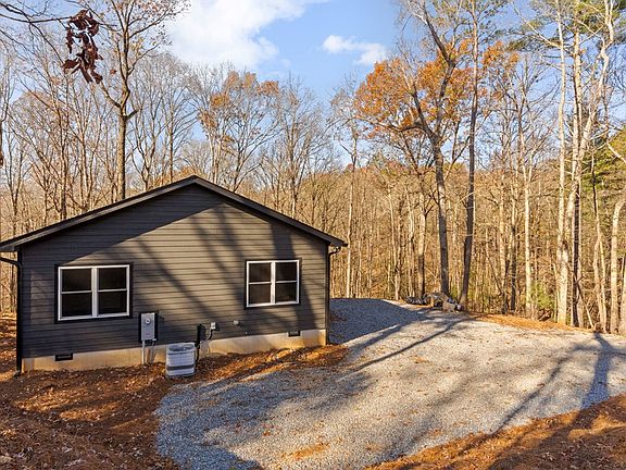 3rd image of 703 Newport Dr