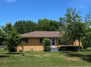 306 Woodlawn Dr, Hopkinsville, KY 42240