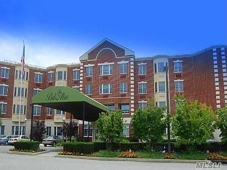 2nd image of 50 Merrick Ave