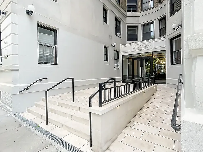 706 Riverside Dr #6D — Photo 9