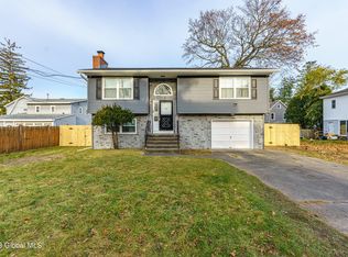 69 Starr Ave, Schenectady, NY 12304