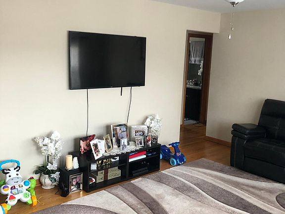 5th image of 8600 W Berwyn Ave APT 3N