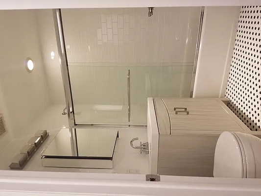 Rented by Batra Group Inc | media 28