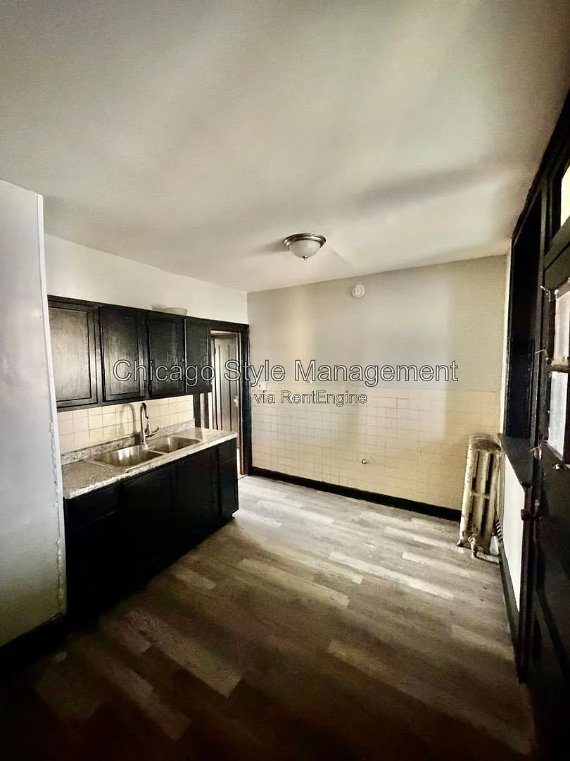 1 bed, 1.0 bath, $1,095 — Photo 3