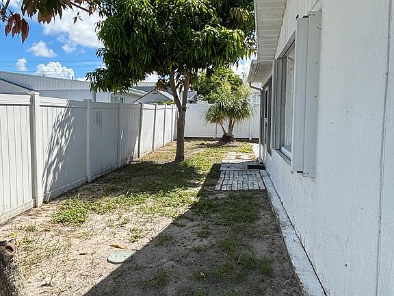 5th image of 6437 Limerick Ave