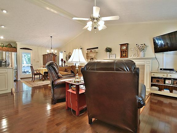 4th image of 7505 Brittany Dr