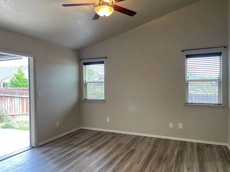 3564 Avenue G — Photo 11