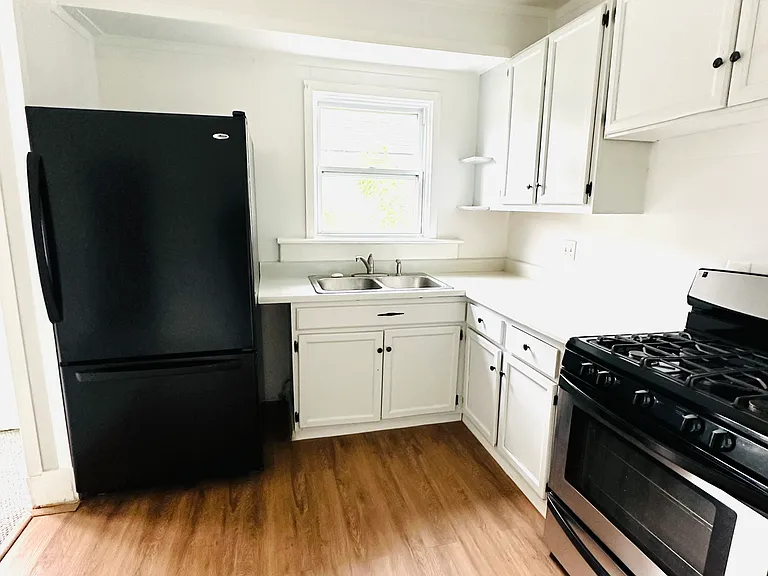 149 N Union St — Photo 3