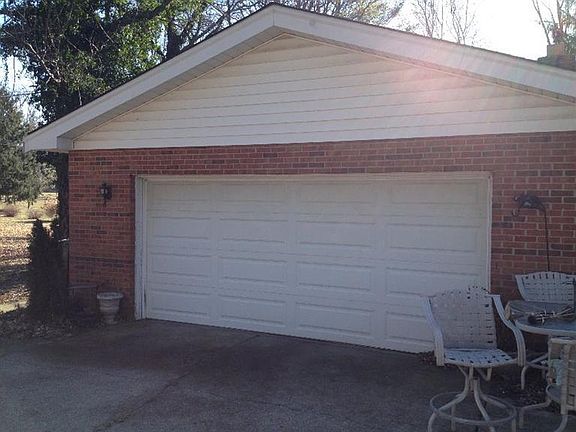 4th image of 10410 Killarney Dr