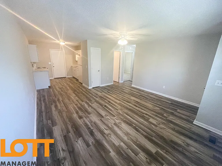 113 Newton Ave #B — Photo 3
