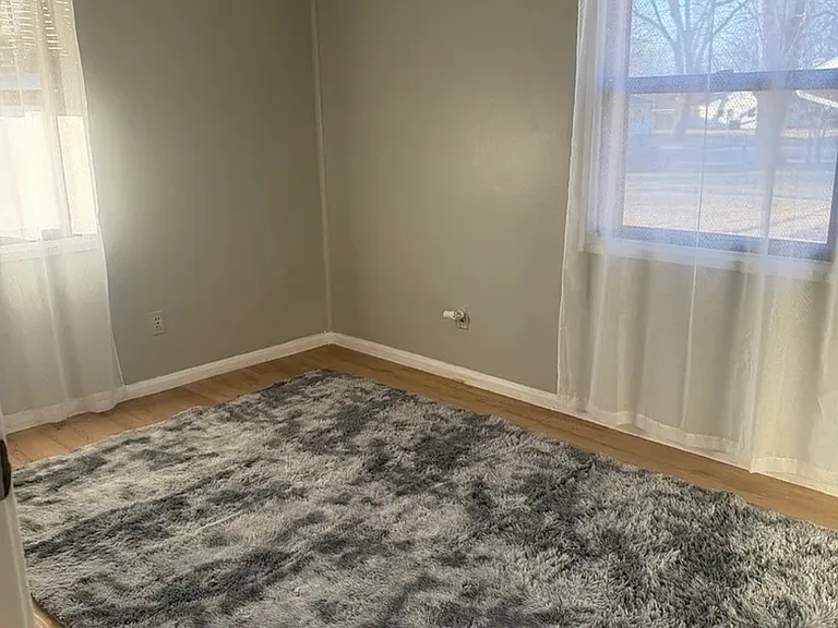 1420 Seminole Dr — Photo 9