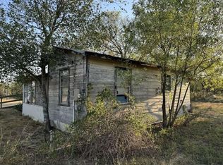 108 J Ave, Christine, TX 78012