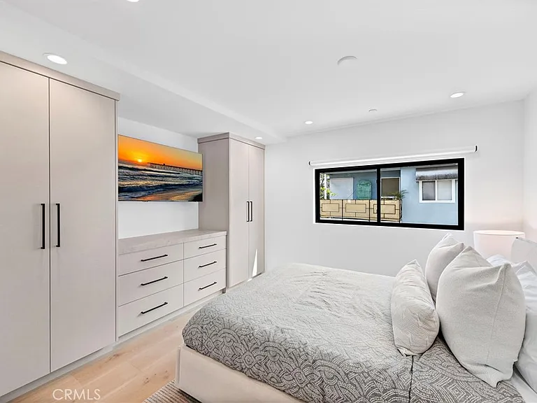 322 1/2 Iris Ave — Photo 25