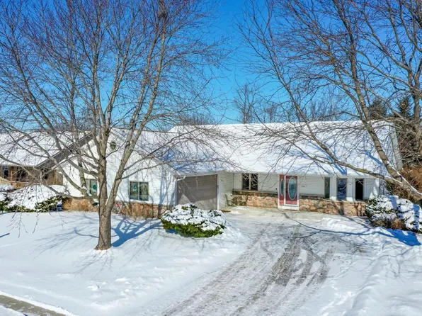 240 Dream Catcher DRIVE, Kewaskum, WI 53040