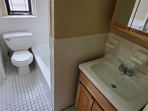 3rd image of 3204 Holland Ave #G3