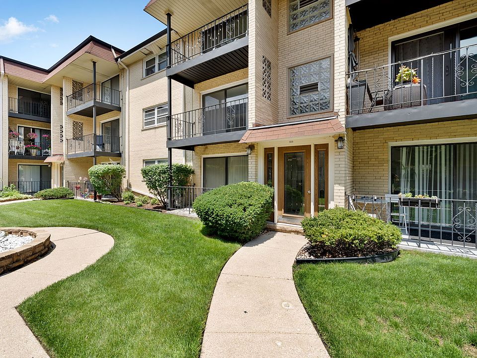 1st image of 5030 N Austin Ave APT 2B