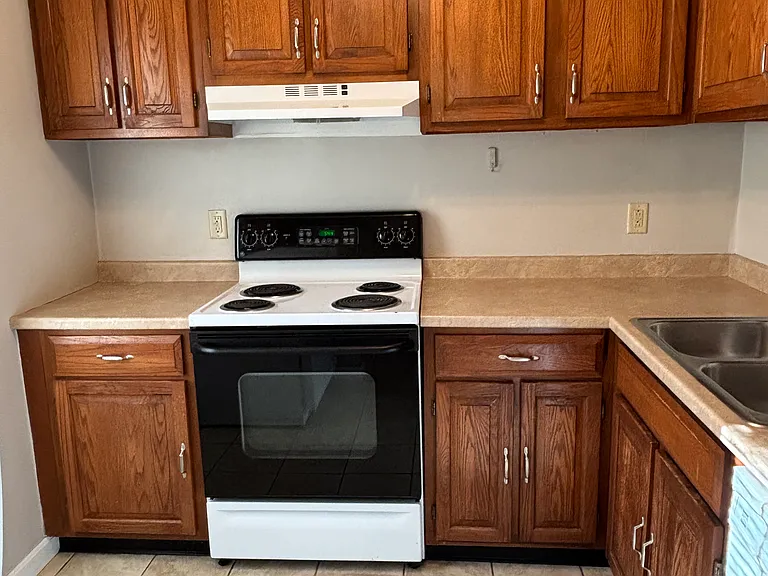 243 Twin Oaks Ter — Photo 15