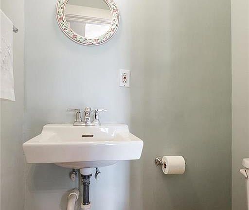 5th image of 5927 McGee St