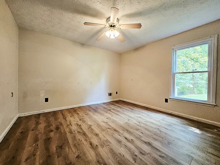 565 Clearwater Pl — Photo 11