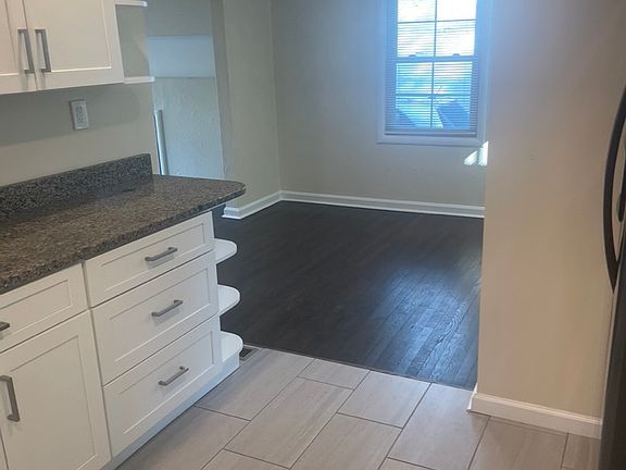 4th image of 3471 Meadowbrook Blvd