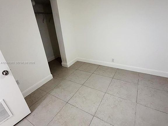 3rd image of 716 SW 11th Ave