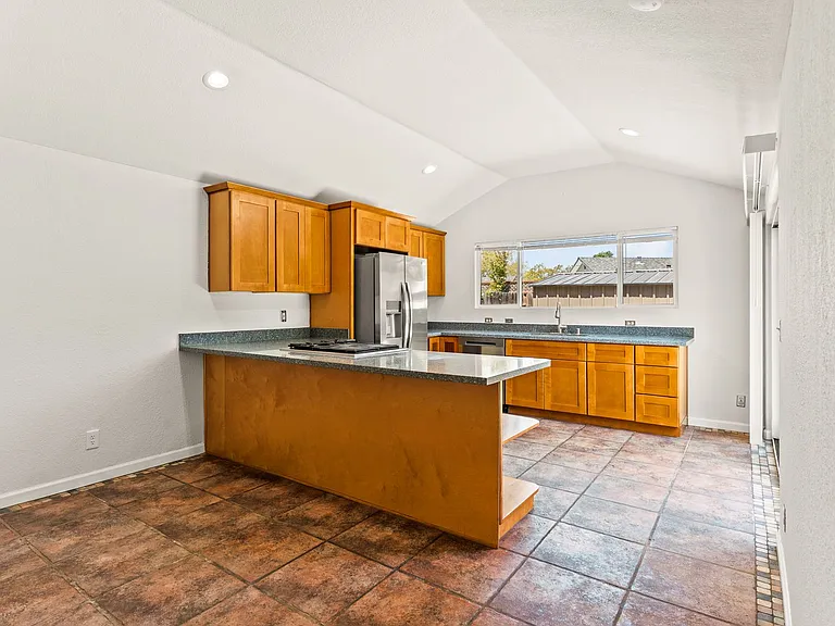 867 Via Mariposa — Photo 10