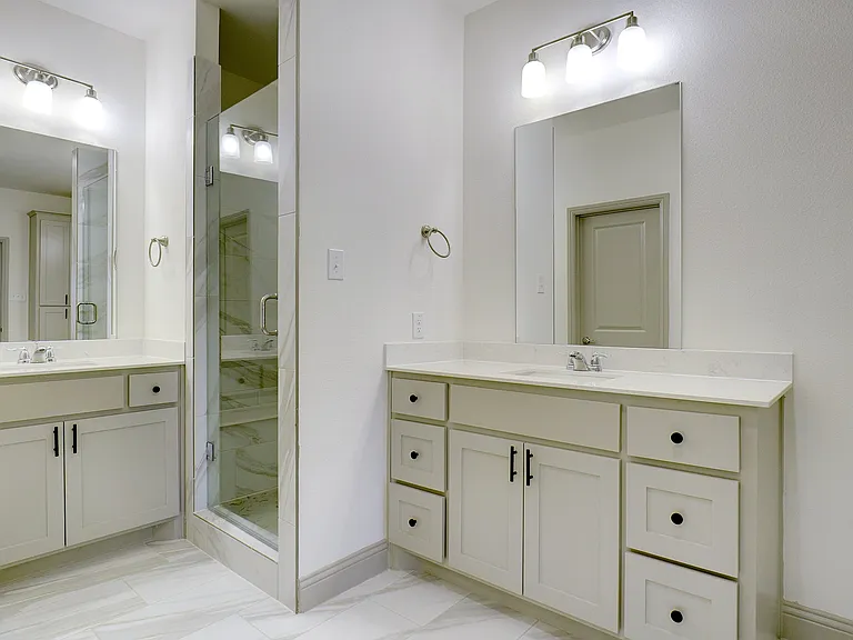 219 Community Dr — Photo 10