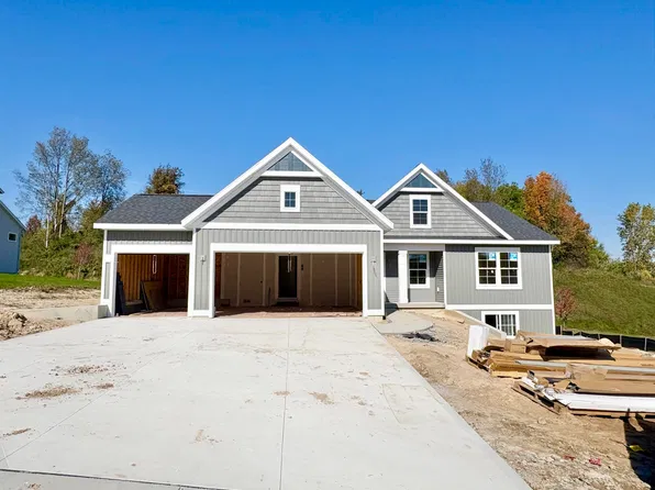 5925 Valley Point Dr SE, Caledonia, MI 49316