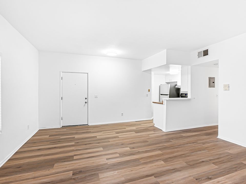 1st image of 4370 McLaughlin Ave APT 104