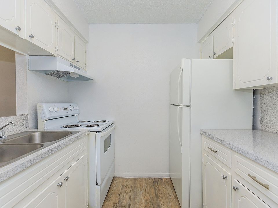 Castlewood Apartment Rentals Clute, TX Zillow