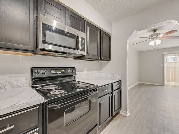 2nd image of 6636 Reeves St