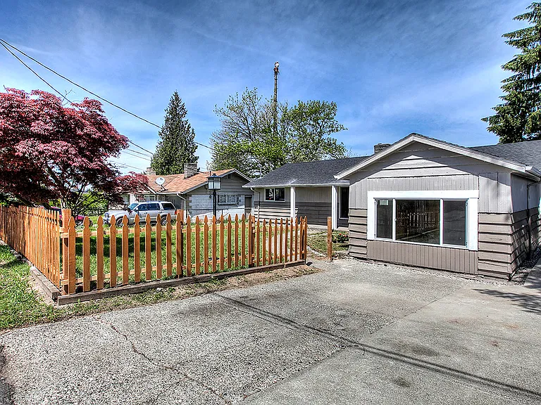 6204 S 118th Pl — Photo 13
