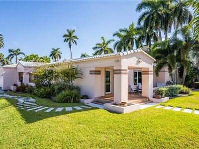 749 N Southlake Dr, Hollywood, FL, 33019