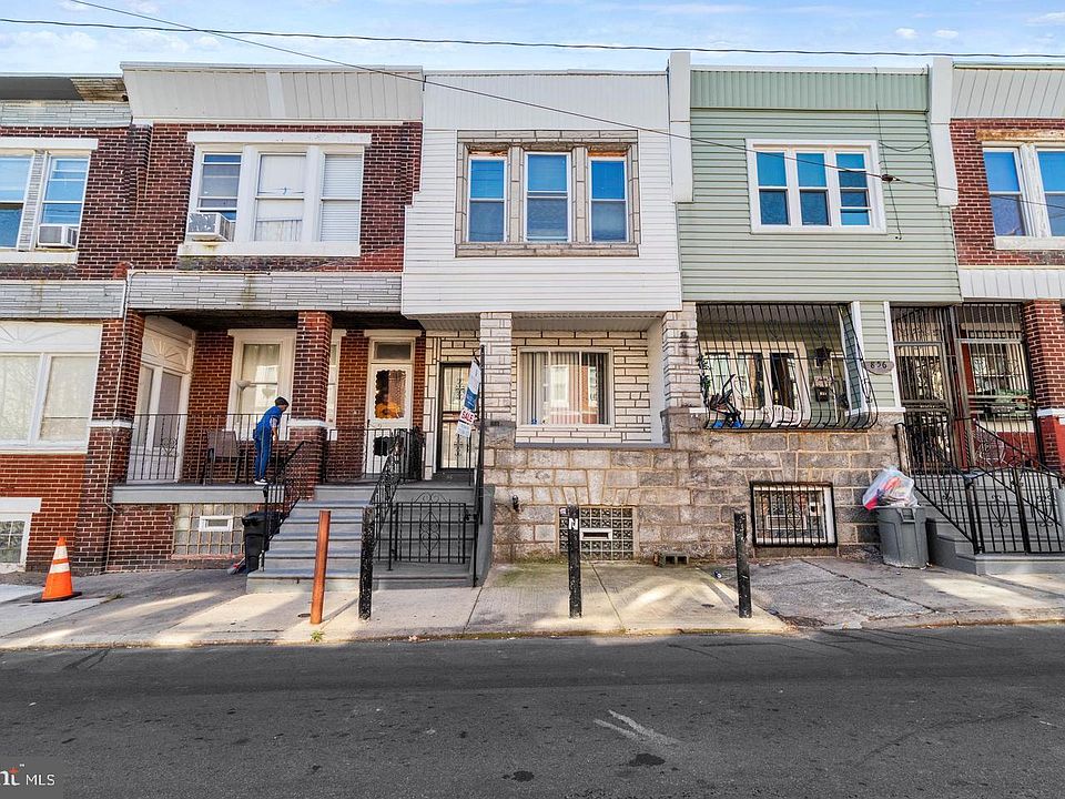 1st image of 858 E Schiller St