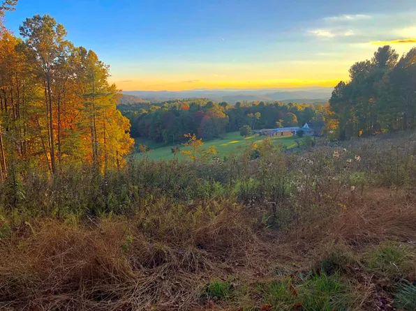 Mallory Rd, Galax, VA 24333