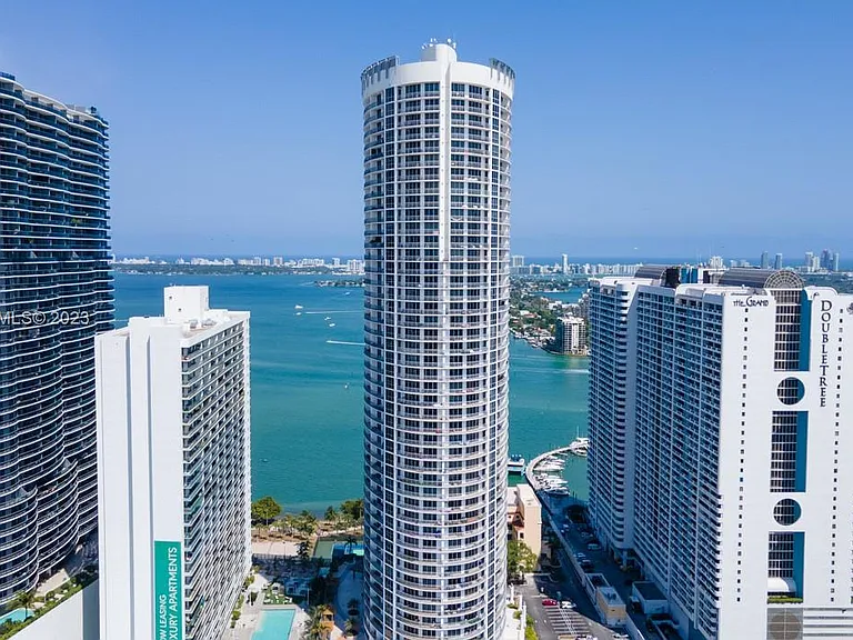 1750 N Bayshore Dr #15F — Photo 15