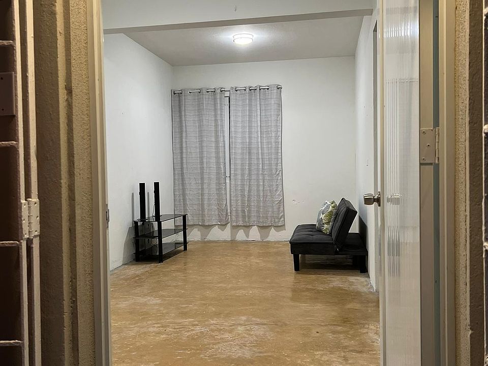 2nd image of 14 Calle Julian Blanco C