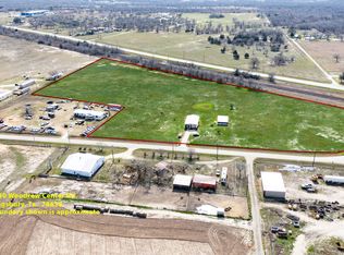 2850 Woodrow Center, Kingsbury, TX 78638