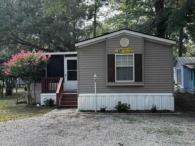 1st image of 474 W Banks Dr.