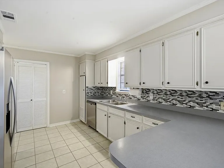 131 Cypress Dr — Photo 12