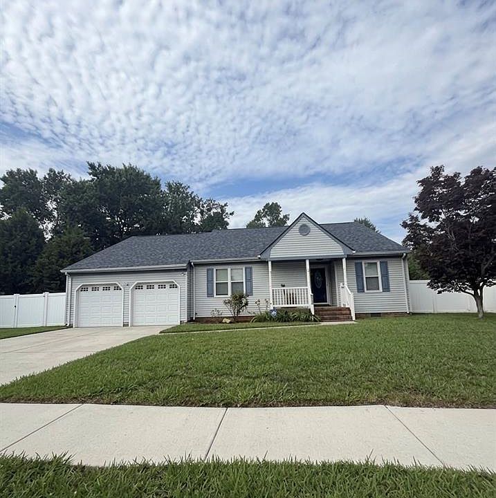 1st image of 624 Willow Bend Dr