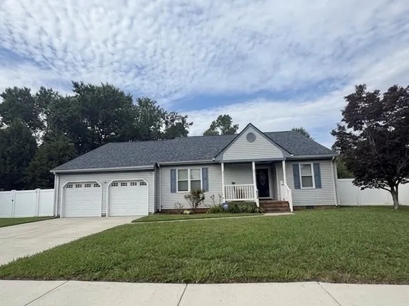 624 Willow Bend Dr, Chesapeake, VA 23323