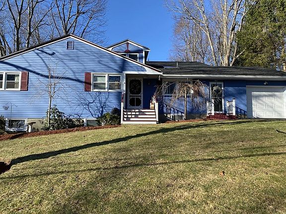 4th image of 18 Avery Heights Dr