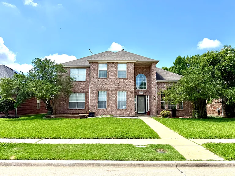 10105 Samantha Dr — Photo 1