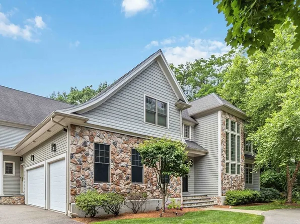 15 Marla Cir, Newton, MA 02459
