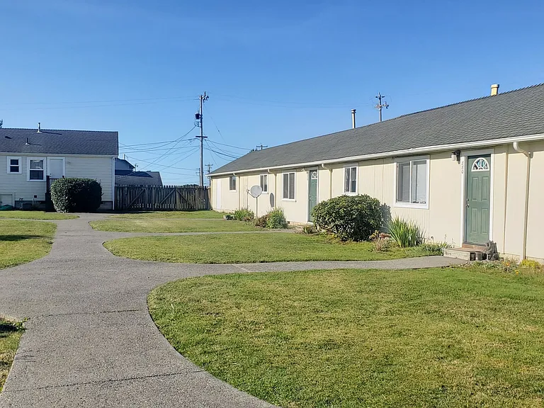 882 W Murray Rd — Photo 1