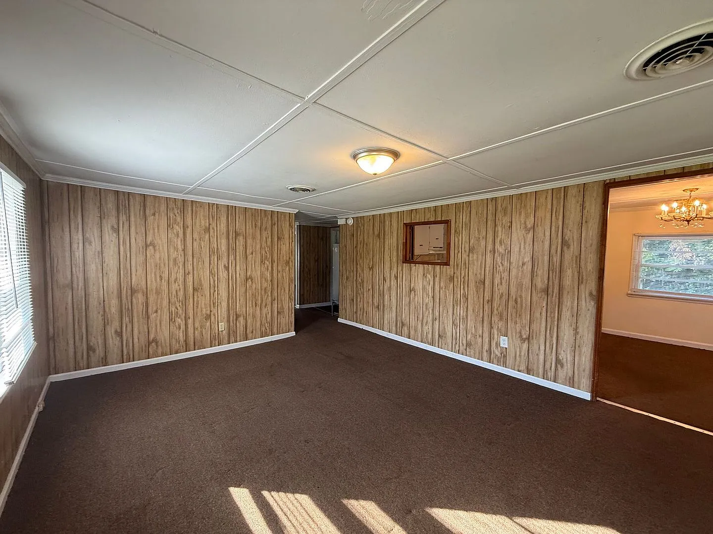 3 bedroom, 1 bath House — Photo 4